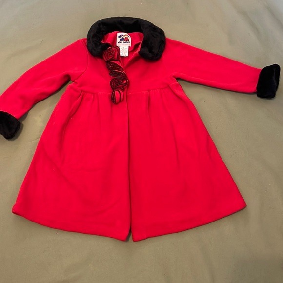 PETE’S PARTNER  red color w Black faux fur collar & sleeves size 6” Girls  Coat - Picture 2 of 16
